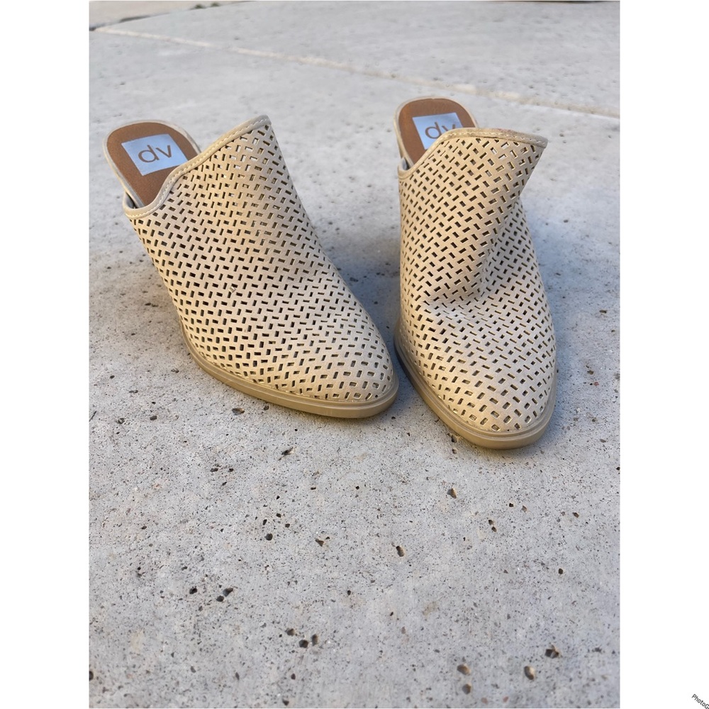 DOLCE VITA | Kenli Perforated Mule Booties size 8